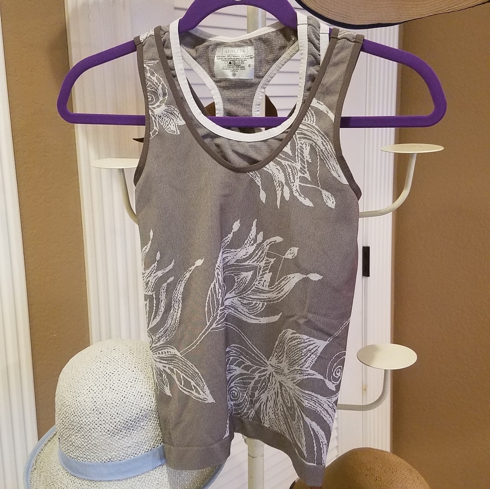 Athleta peacock feather tank top w/ built in bra